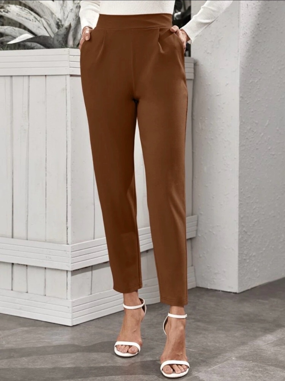 Women’s Pull-On tapered pants in Rust Red